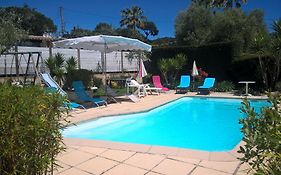 Bed And Breakfast Parfums D'azur À 3*